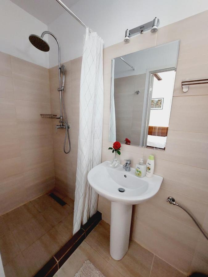 Confort Inn Otopeni Kültér fotó